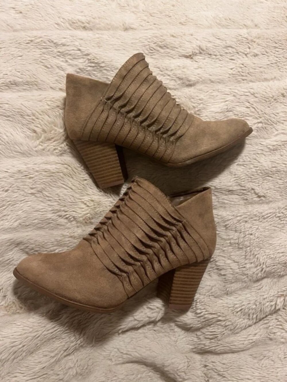 Fergalicious Calhoun Faux Suede Fringe Ankle Boots Women’s Size 8 Tan Block Heel